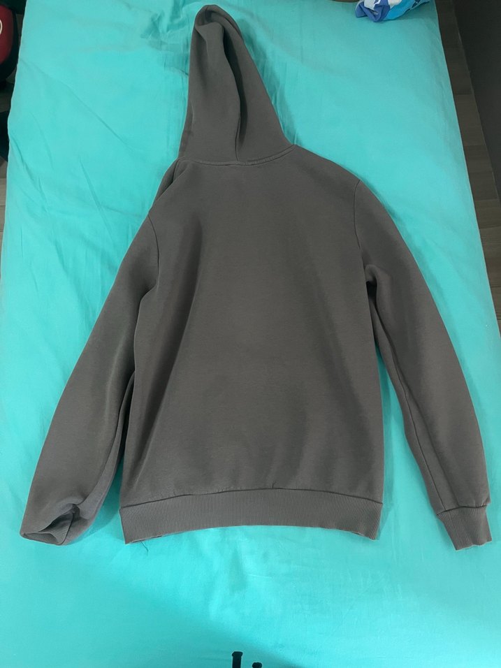 Gri Kapüşonlu Rahat Sweatshirt — görsel 2/4