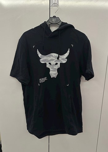 Under Armour Project Rock Siyah Baskılı Kapüşonlu Erkek Tişört