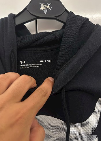 s Beden Under Armour Project Rock Siyah Baskılı Kapüşonlu Erkek Tişört