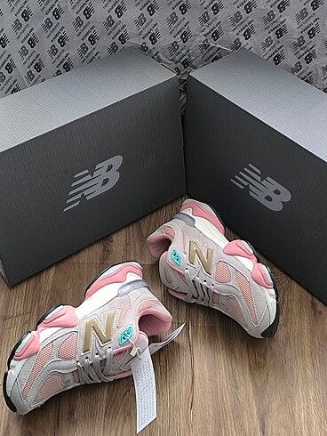 New Balance 9060