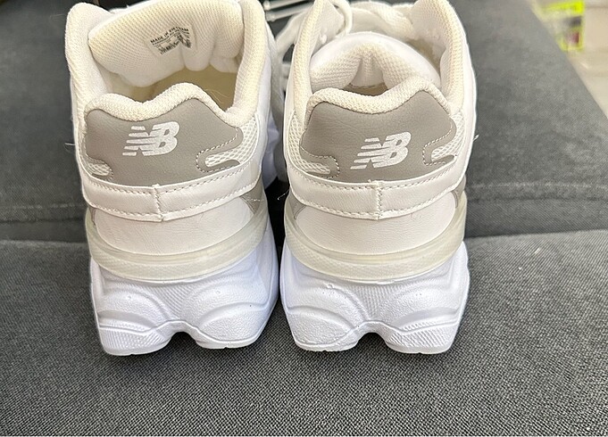 40 Beden beyaz Renk New Balance 9060
