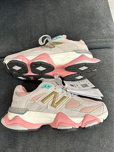 9060 New Balance Gri Pembe
