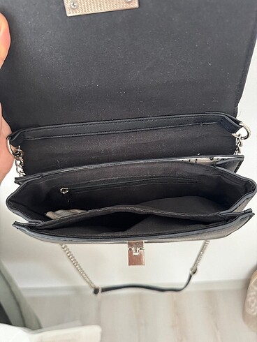 Beden Stradivarius zincirli çanta