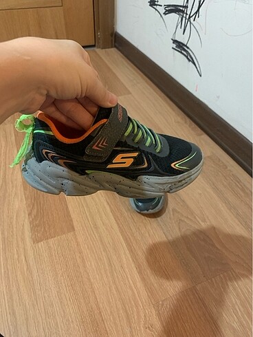 30 Beden Skechers spor ayakkabısı 30 numara