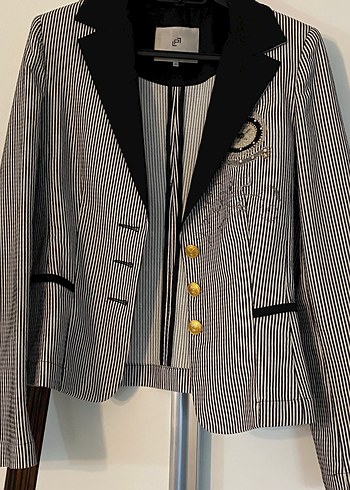 m Beden Düğmeli Gri Zebra Desenli Midi Blazer