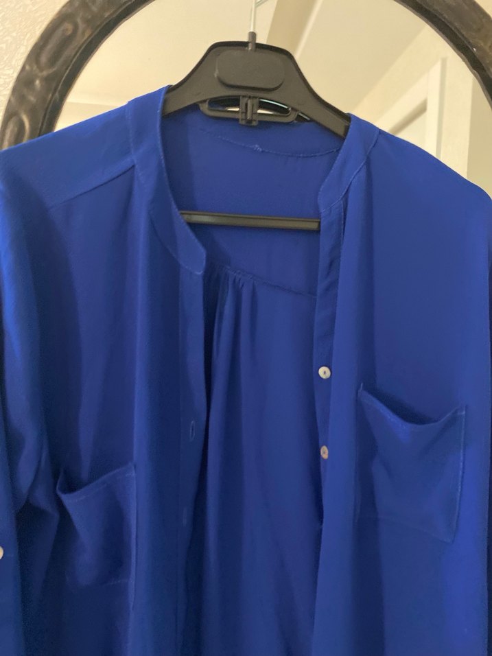 Mavi V Yaka Düğmeli Kadın Gömlek - Görsel 2