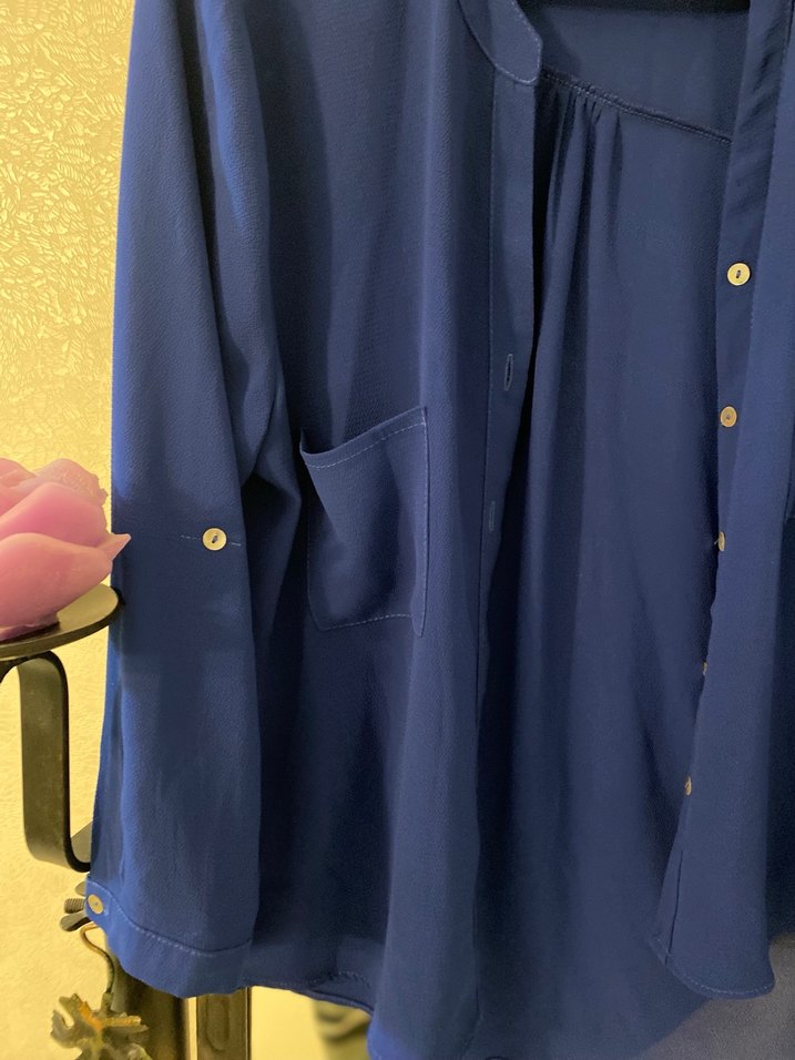 Mavi V Yaka Düğmeli Kadın Gömlek - Görsel 4