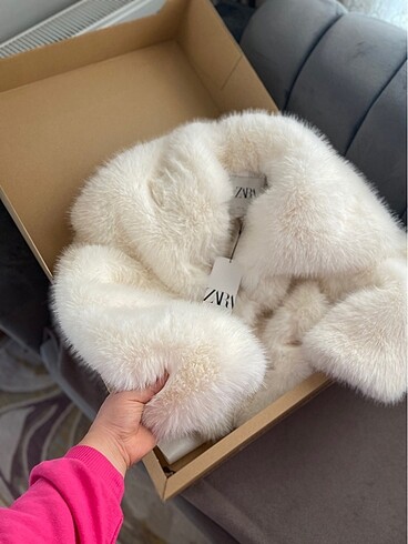 ZARA PELUŞ
