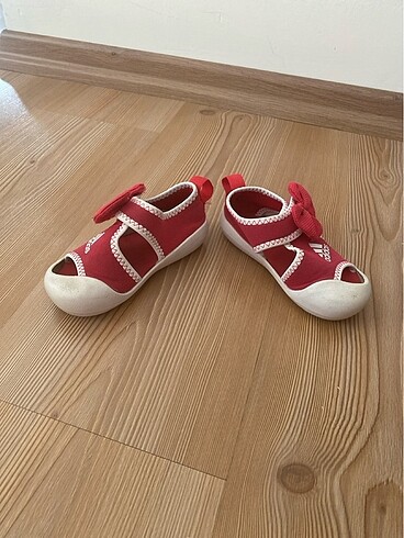 Adidas Spor ayakkabı / sandalet