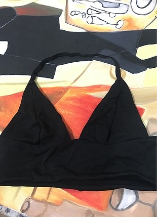 Siyah boyundan bağlı bralet