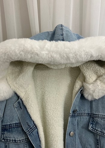 m Beden İthal Beyaz Kürklü Kadın Denim Ceket