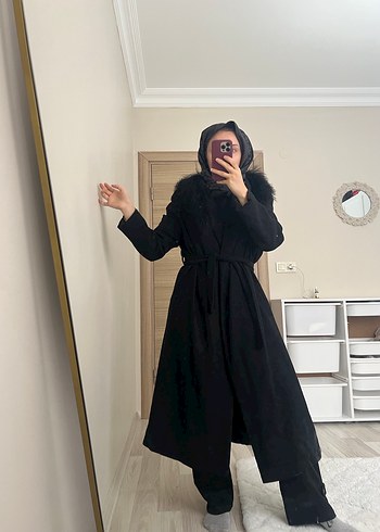 Kürk Detaylı Siyah Uzun Kadın Kaban - Görsel 3