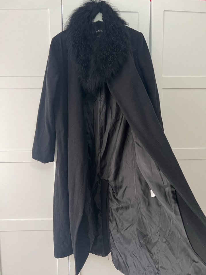 Kürk Detaylı Siyah Uzun Kadın Kaban - Görsel 5