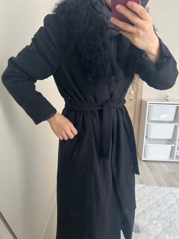 Kürk Detaylı Siyah Uzun Kadın Kaban - Görsel 4