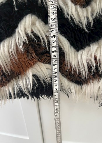 Kahverengi Zebra Desenli Uzun Kürklü Yelek - Görsel 5