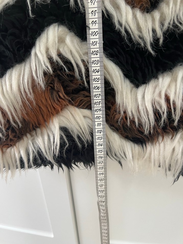 Kahverengi Zebra Desenli Uzun Kürklü Yelek - Görsel 5