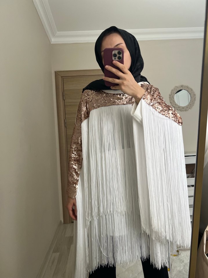 Pullu ve Püsküllü Uzun Beyaz Tunik - Görsel 5