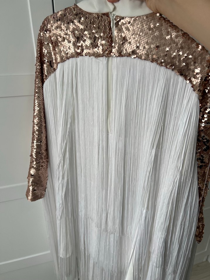 Pullu ve Püsküllü Uzun Beyaz Tunik - Görsel 4