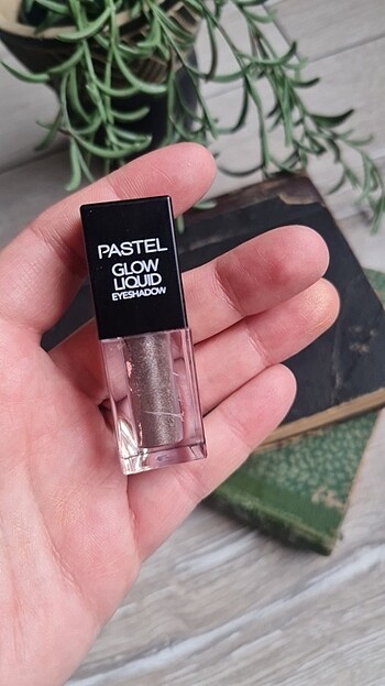 Beden Pastel glow liquid krem far - 223 eye catching