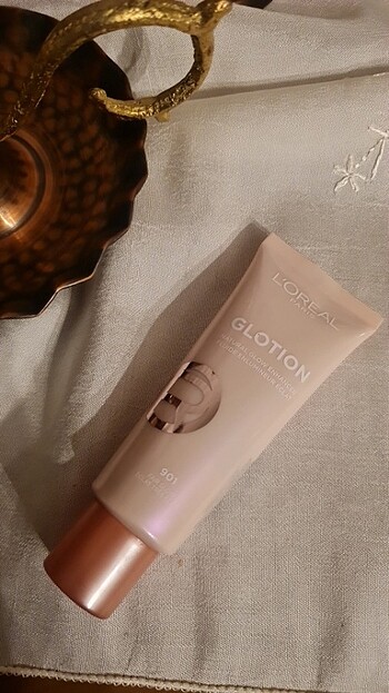 Loreal glotion 901 fair glow