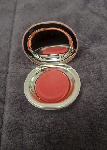 Rare Beauty krem allik - Görsel 3