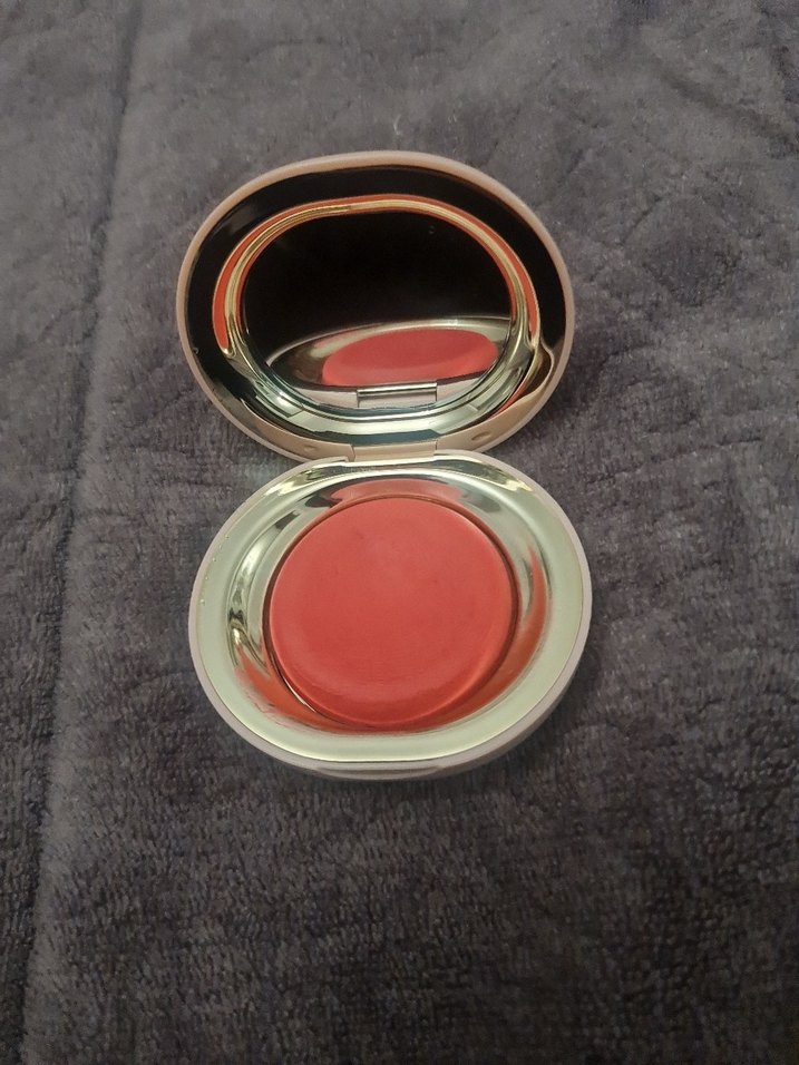 Rare Beauty krem allik - Görsel 3