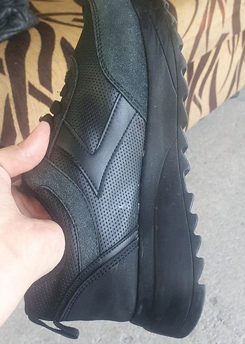 Diğer siyah spor ayakkabi