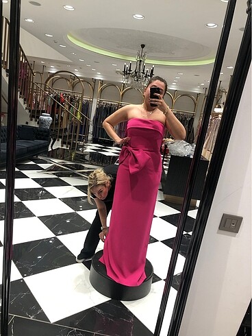 Pembe Gece Elbisesi