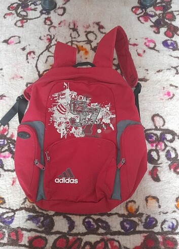 Adidas sırt çantası 