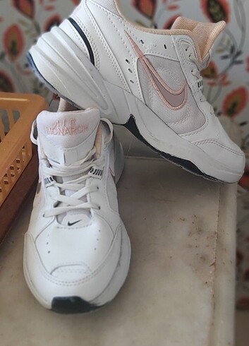 Nike air model spor ayakkabi