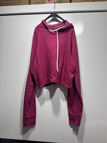 Hm crop sweat