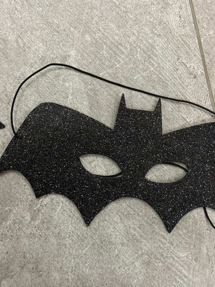 H&M Siyah Parlak Batman Maske - Görsel 3