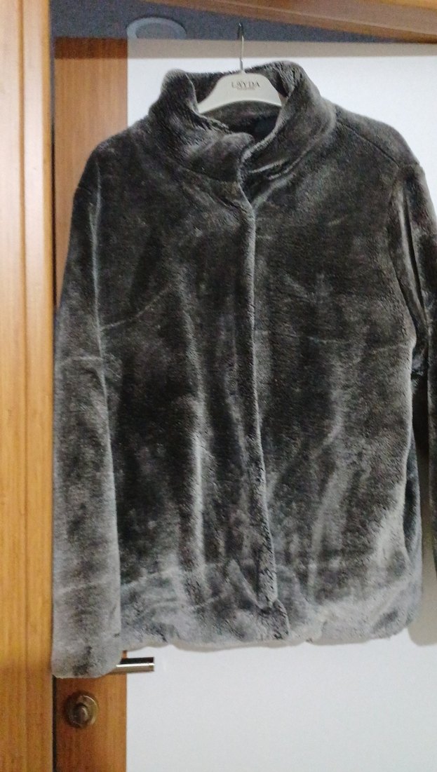 Şık Gri Peluş Ceket — görsel 2/4