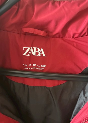 11-12 Yaş Beden ZARA Kırmızı Fermuarlı erkek Kışlık Mont