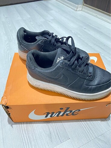 38 Beden Nike siyah ayakkabı