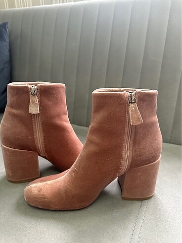 Bershka pembe kadife kalın topuklu bot - Görsel 5