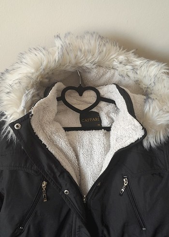 Siyah Kürklü Kadın Kışlık Mont - Görsel 3