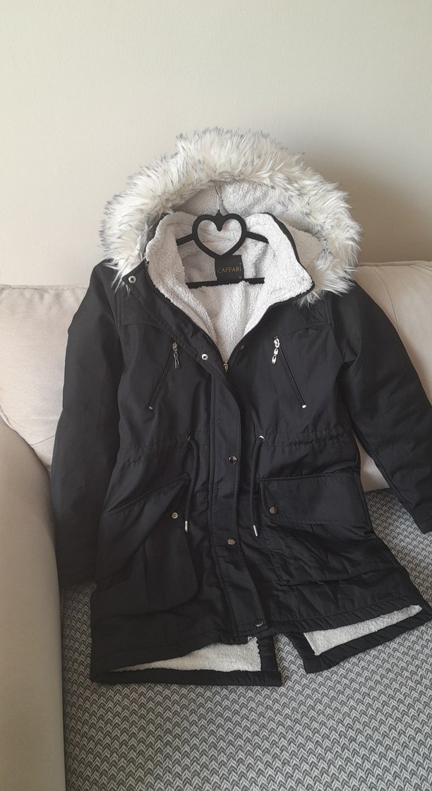 Siyah Kürklü Kadın Kışlık Mont - Görsel 4