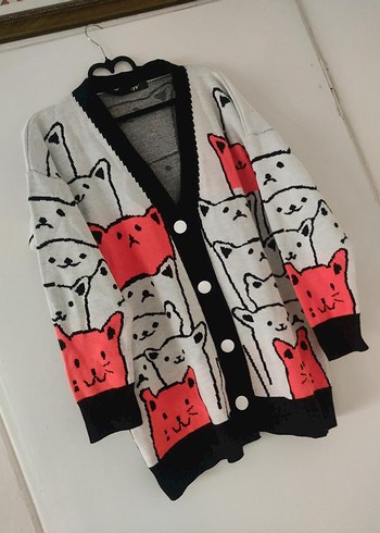 Düğmeli V Yaka Uzun Kollu Desenli Kadın Hırka - Görsel 3