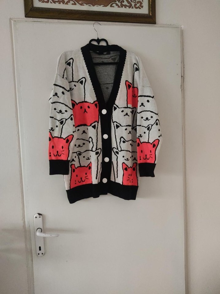 Düğmeli V Yaka Uzun Kollu Desenli Kadın Hırka - Görsel 2