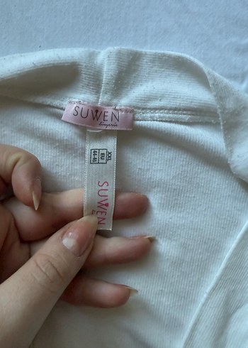 Uzun, kısa kollu beyaz kadın sabahlim - Görsel 2