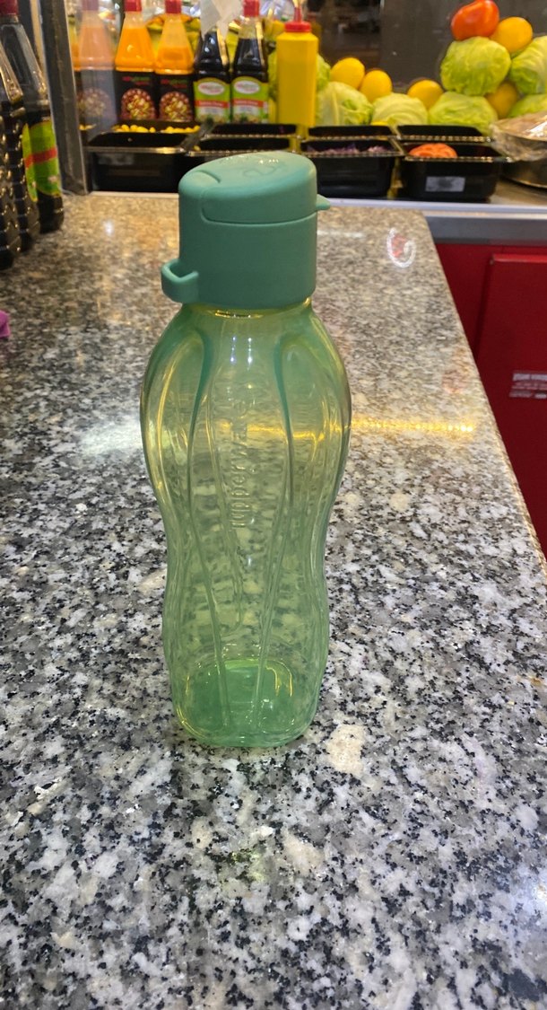 Renkli Yeşil Plastik Su Şişesi - Görsel 2