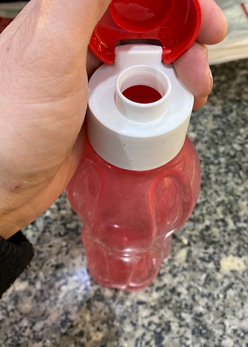 Kırmızı Renkli Plastik Su Şişesi - Görsel 5