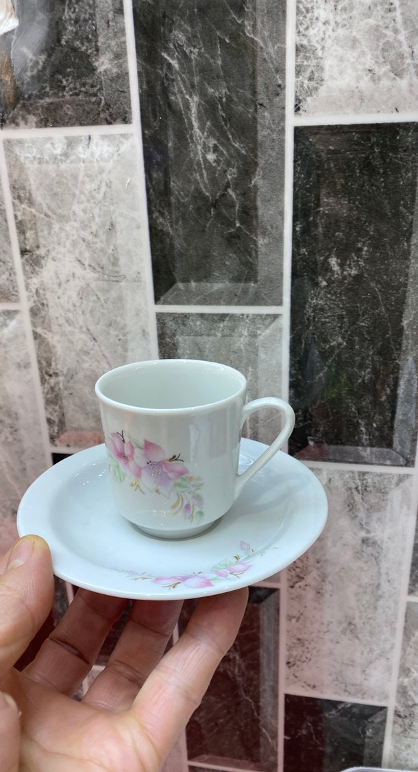 Çiçek Desenli Beyaz Kahve Fincanı Seti ikili - Görsel 3