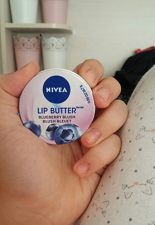 nivea lip butter blueberry blush yaban mersini lipbalm lip balm 