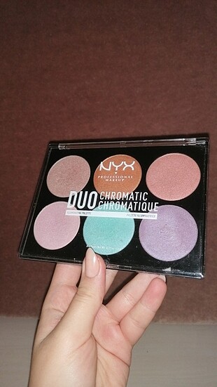 nyx duo chromatic illuminating palette aydınlatıcı highlighter p