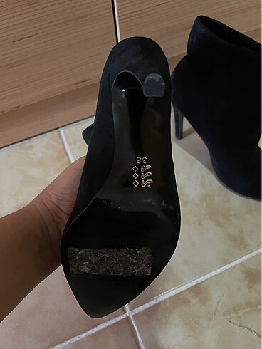 38 Beden siyah Renk BAMBİ KISA TOPUKLU BOT