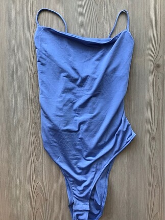 Sırt dekolteli bodysuit