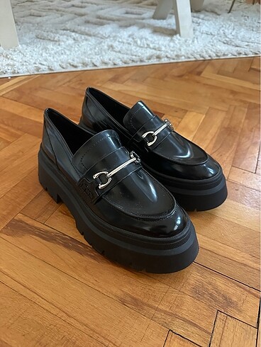 Pull and bear loafer