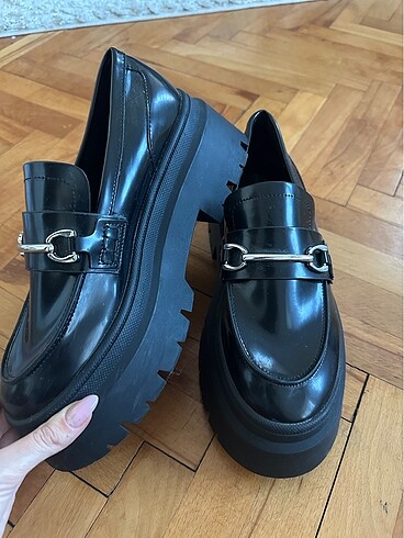 39 Beden Pull and bear loafer